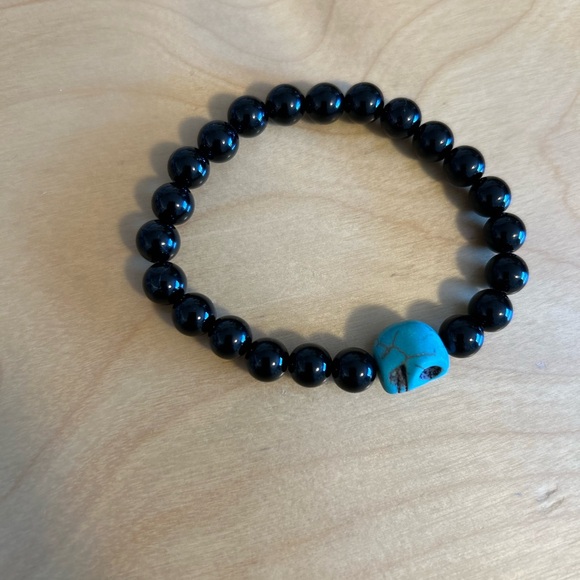 22cm - Black Onyx and skull bracelet - Picture 2 of 3